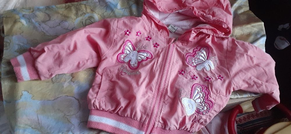 Продам детские костюмы и шапочки