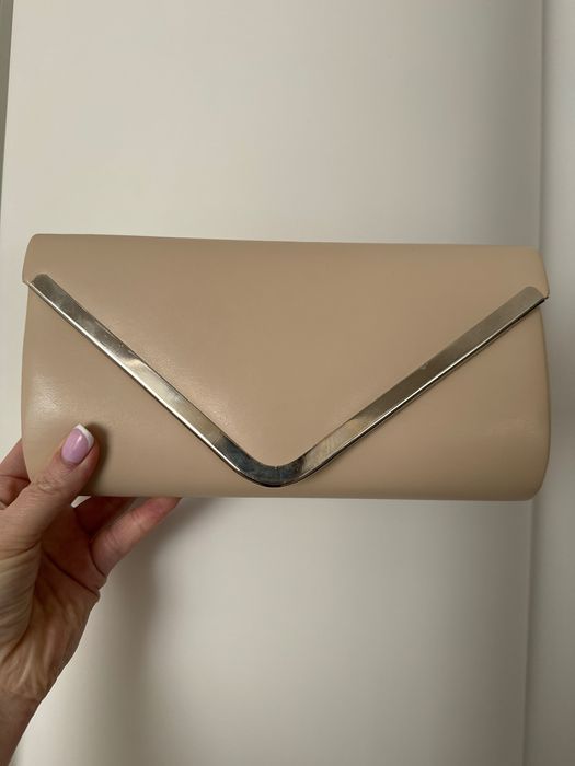 Официална малка чанта (клъч) в цвят бежов