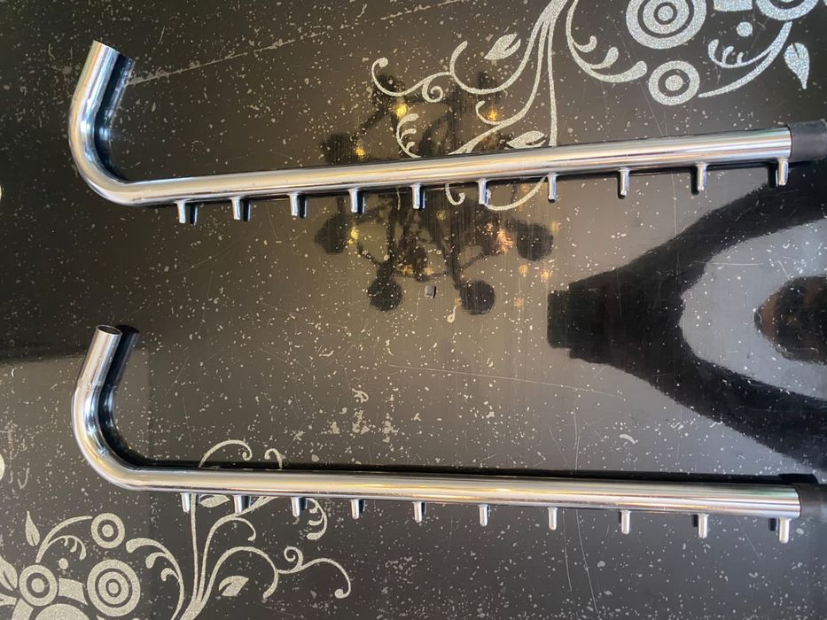 Вешала с креплениями , металлические