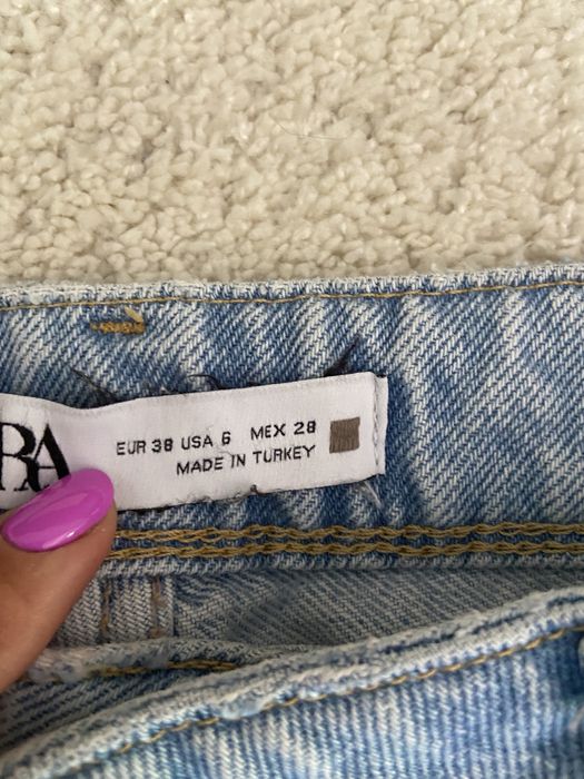 Няколко модела дънки