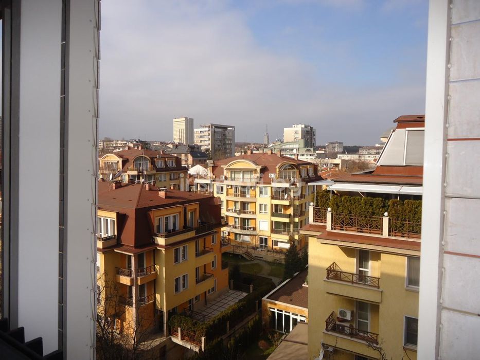 Продава се Двустаен апартамент в София, Изток - 70 кв.м за 2058 €/кв.м - Снимка #4