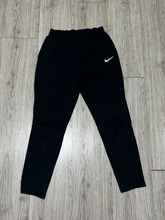 Долнище Nike.