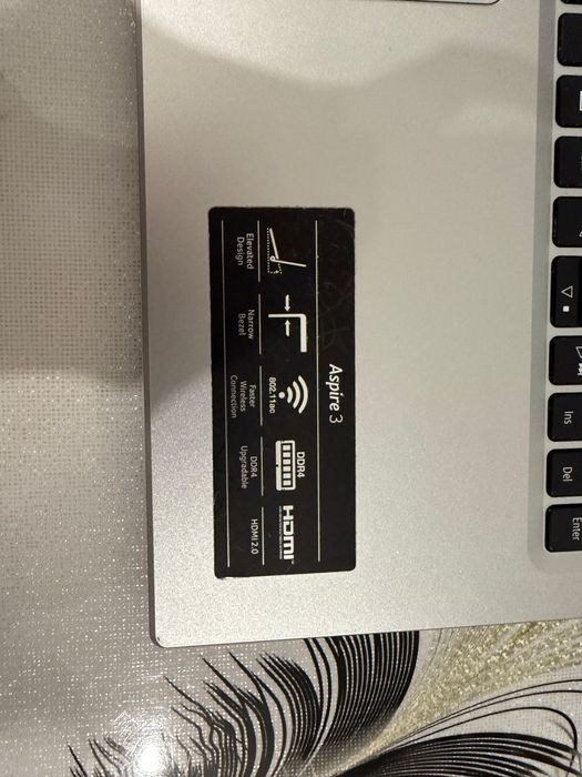 Acer Aspire 3 Intel iRIS