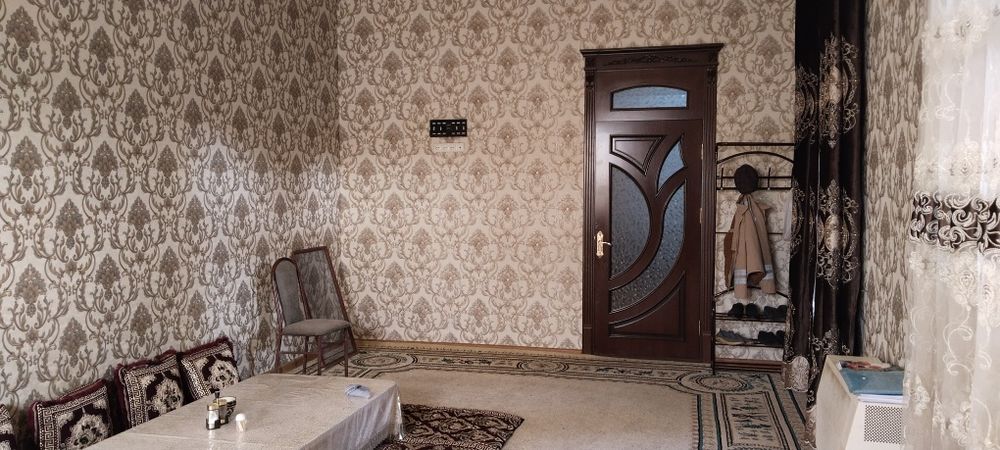 Хишрав балнитса олдида 10сотиклик 2 этажлик куриб битказилмаган ховли