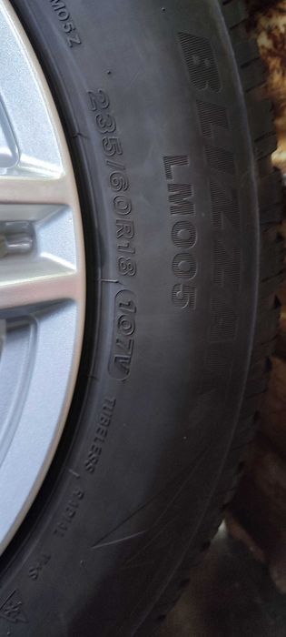 Vând sau schimb Jante r18 cu cauciucuri de iarna vara Bridgestone