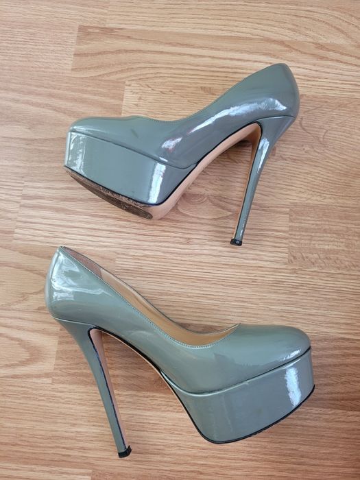 Pantofi stiletto cu platforma