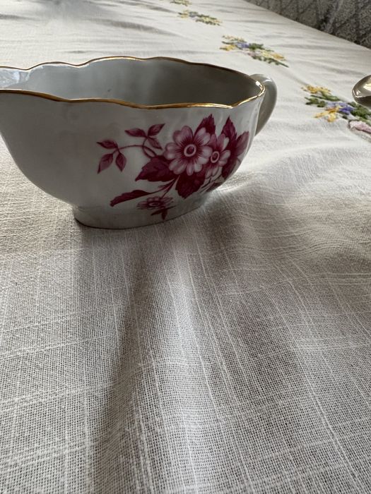 Соусницы фарфоровые