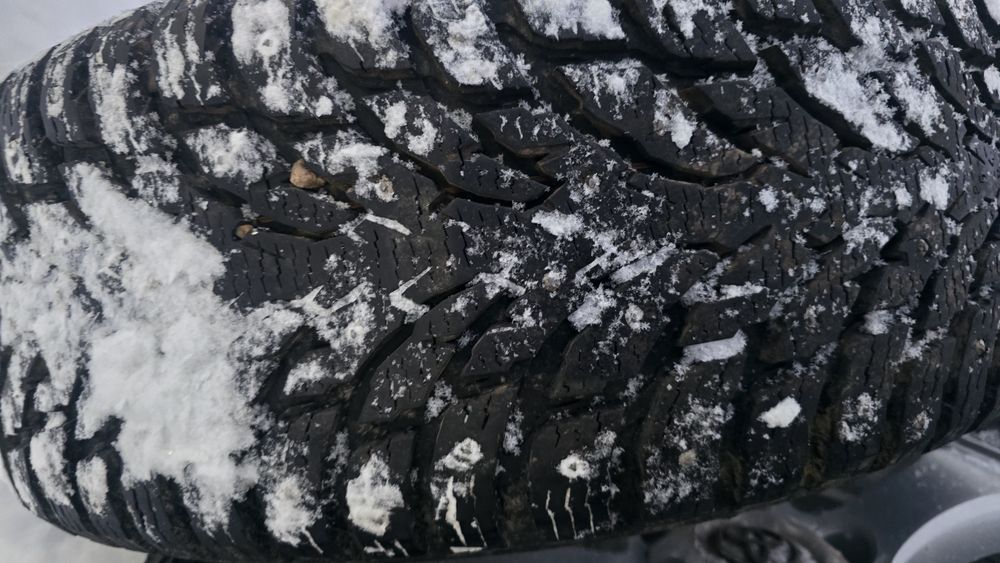 Продам комплект шины с дисками оригинал р17