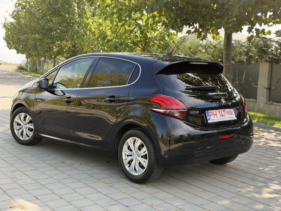 Peugeot 208 2020 1.5 BlueHDI / 102CP / NAVI / LED / RATE / GARANTIE