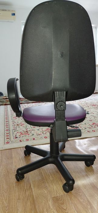 Продается офисное кресло.
