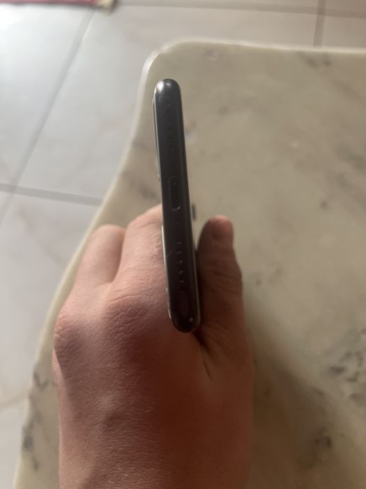 Vand sau schimb iphone 7 in stare buna