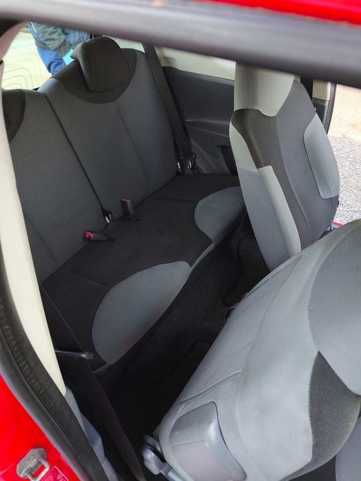 Продавам Peugeot 107