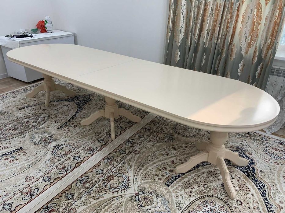 Стол для гостиной