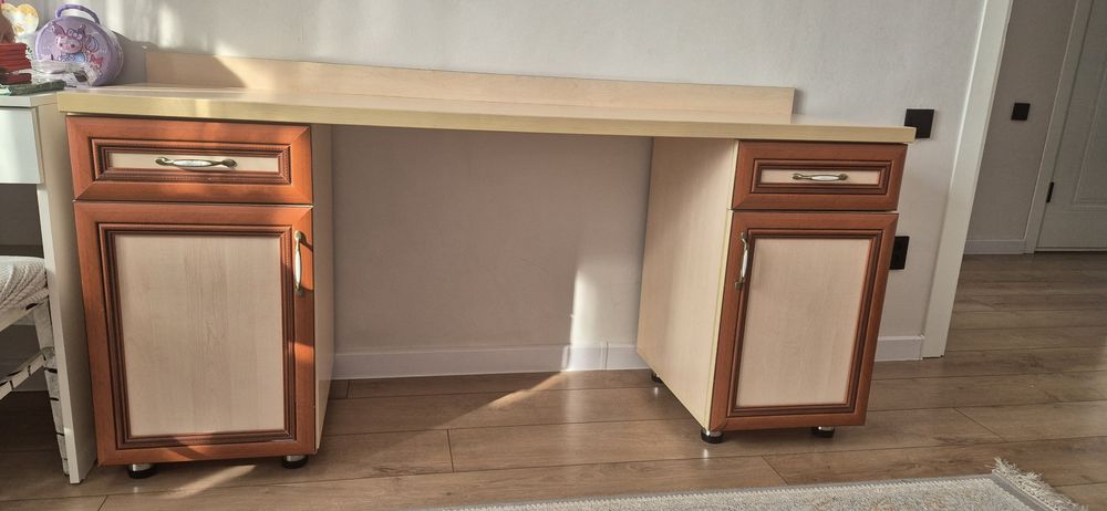 Продам письменный стол