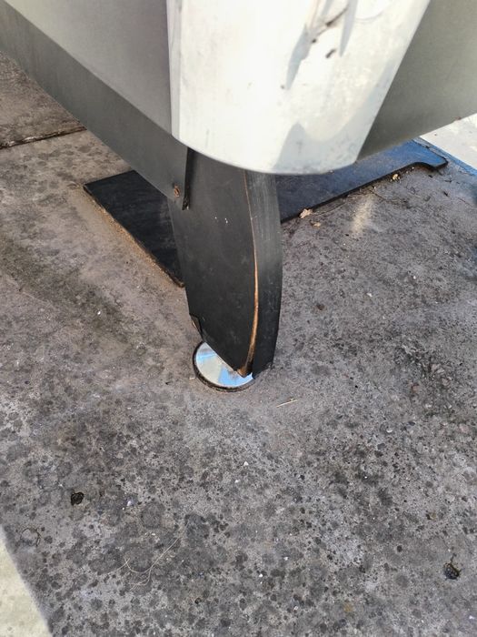 Masă de biliard uzată