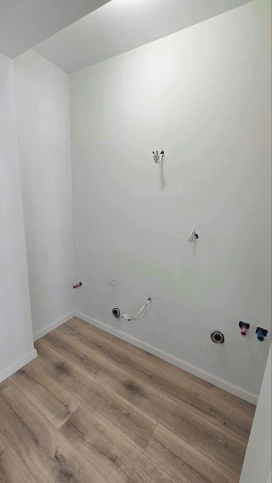 Продава се Едностаен апартамент в Варна, Цветен квартал - 25 кв.м за 3196 €/кв.м - Снимка #3