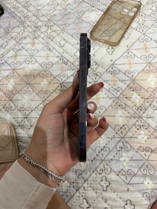 Продавам iPhone 14 Pro