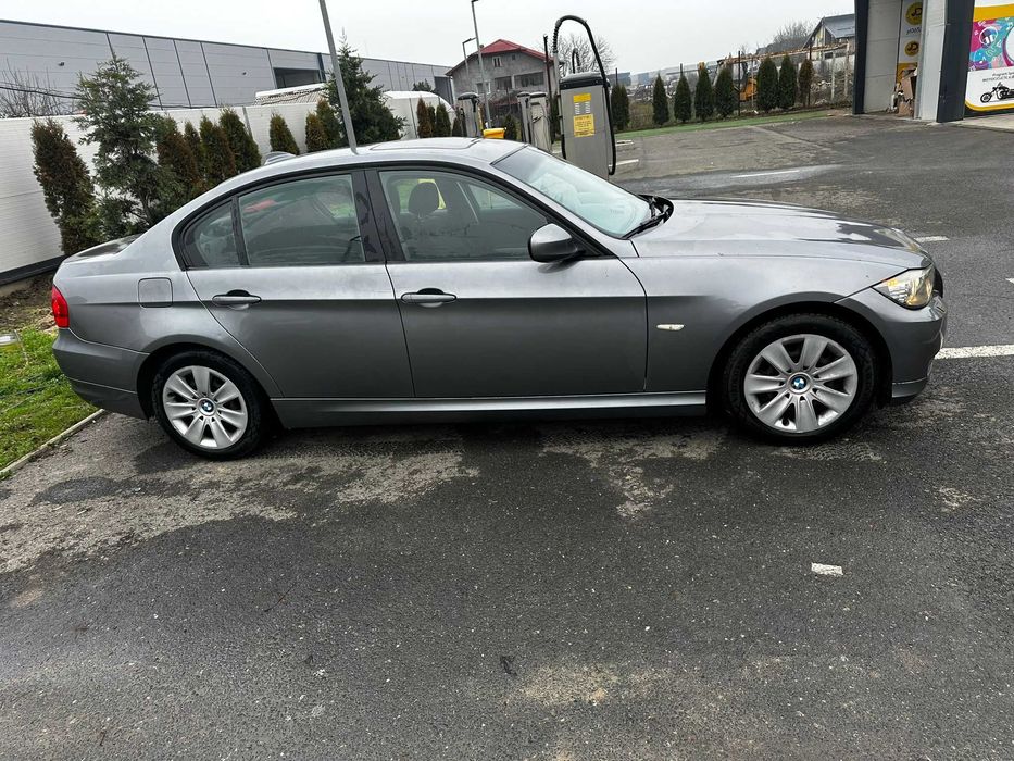 BMW 320 facelift 2011