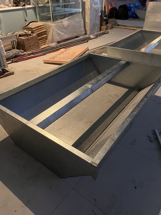 Вытяжные вентиляторы зонт 2 штук