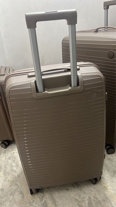 Чемодан абсалютно новое