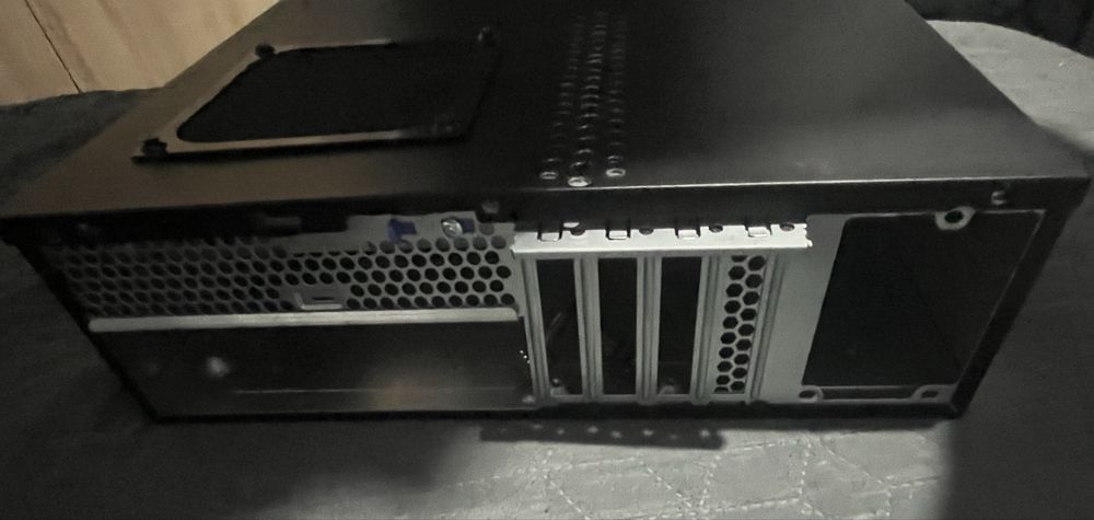 Carcasa mITX mATX SFF Delux M192/ Inter-Tech S-331