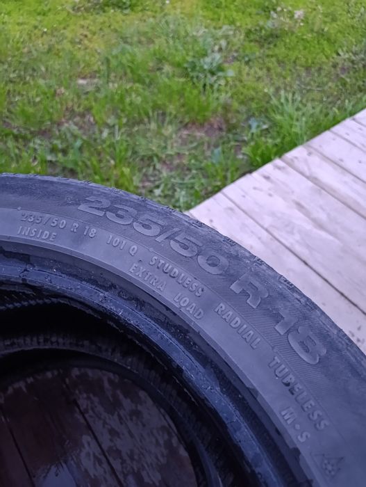 Продам пару зимней 18 резины