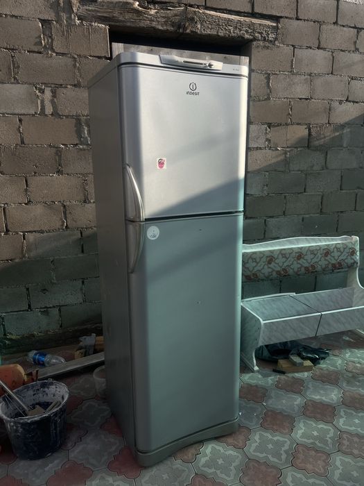 Продам холодильник