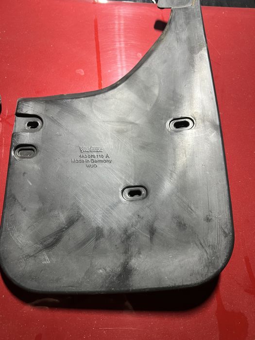 Передние брызговики AUDI A6/C4 (оригинал)