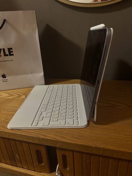 Apple iPad Air 11” M3 256GB + Magic Keyboard + Apple Pencil Pro