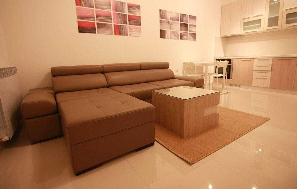 Дава се под наем Двустаен апартамент в Бургас, Братя Миладинови - 61 кв.м за 239.7 € - Снимка #1