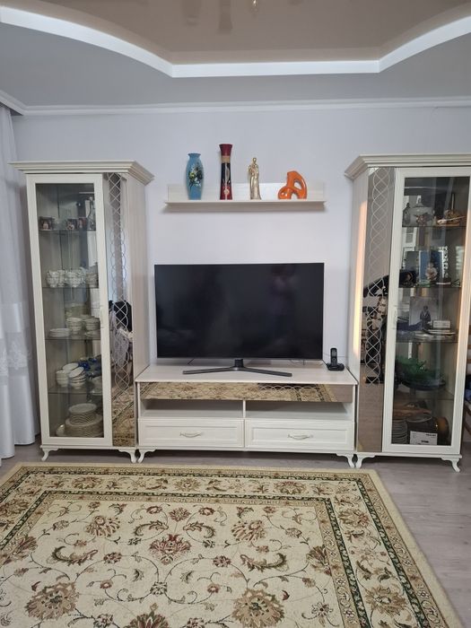 Продам стенку в гостиную