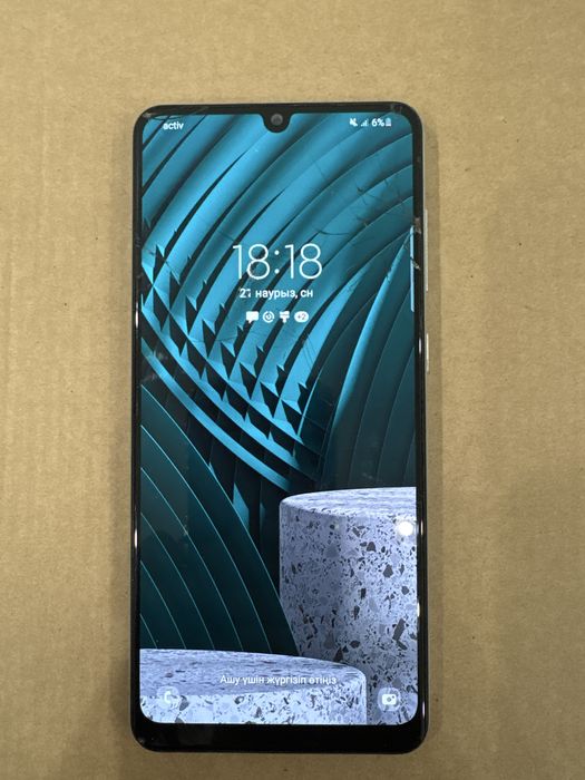 Продаю телефон Самсунг А31