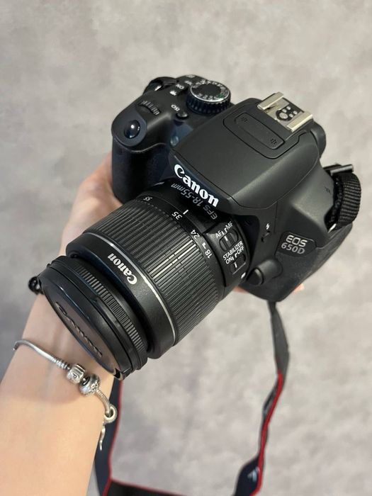 Продам Canon EOS 650D