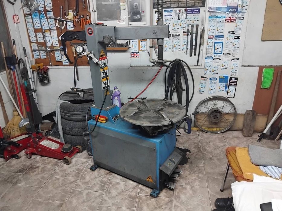 Машини за демонтаж и баланс на гуми от работеща гумаджиница