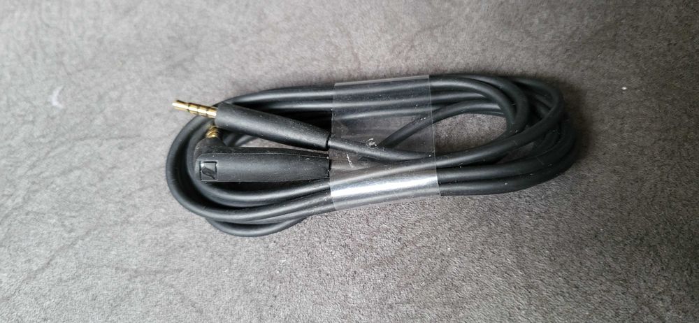 sennheiser cablu casti cu 4 contacte cu jack de 2.5mm si 3.5mm nou