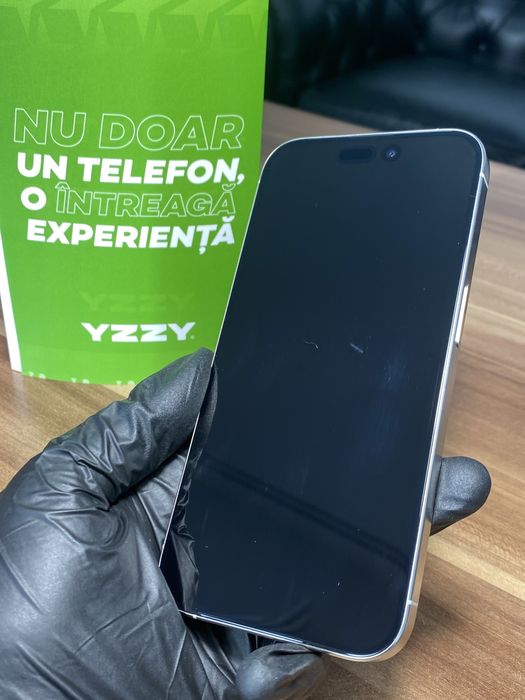 iPhone 15 Pro / 128 GB / Sănătate baterie 90% / Foarte bun