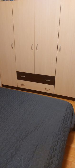 Продавам Спален комплект ,много запазен
