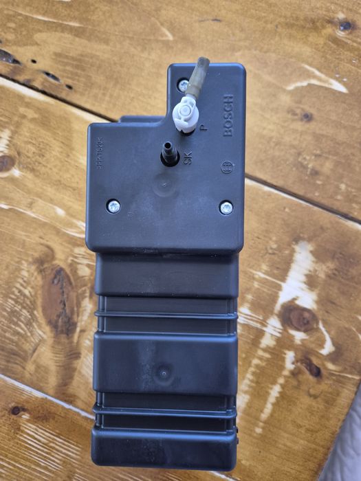 Вакуум помпа за централно заключване и седалки за Е класа W211