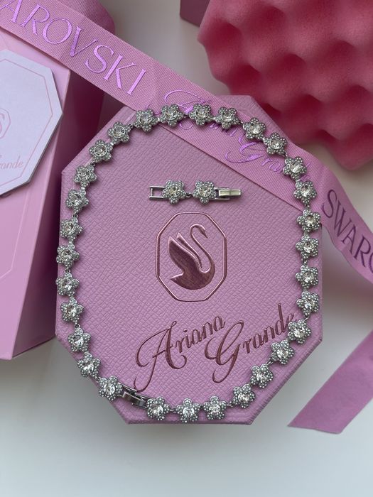 Swarovski - Ariana Grande x Swarovski колие Цвете/ Ново