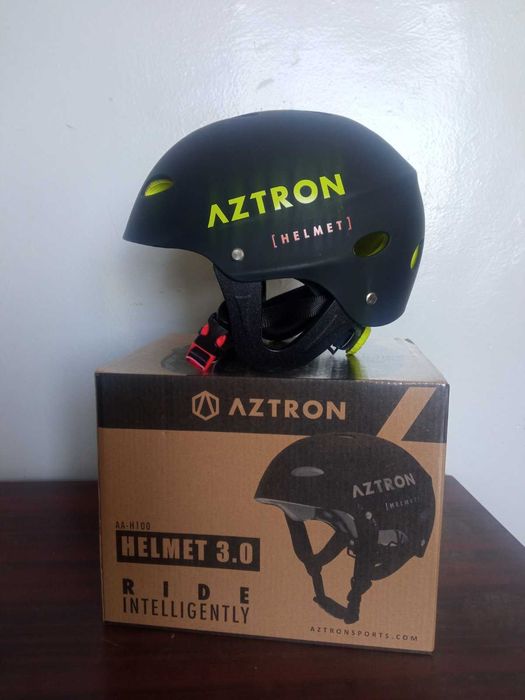 Каска за водни спортове Азтрон