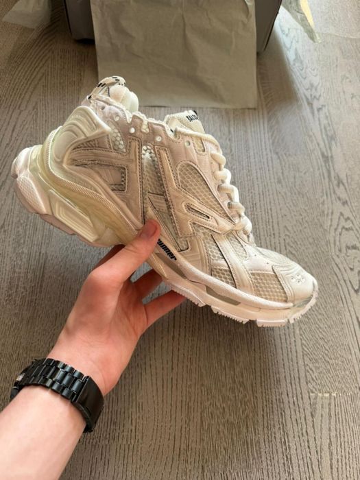 Balenciaga runner