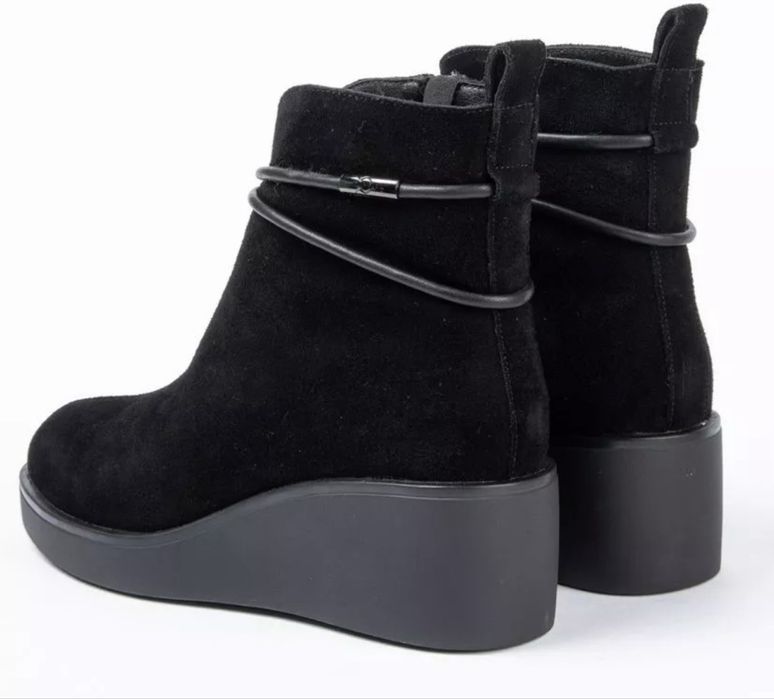 Замшевые ботильоны на платформе 39-40 рр