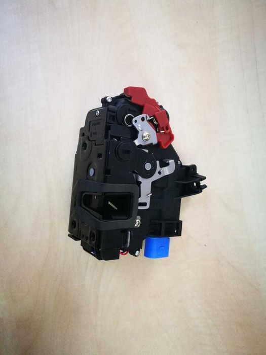 Broasca Usa Stanga Spate Incuietoare Leon Toledo Octavia Golf Passat