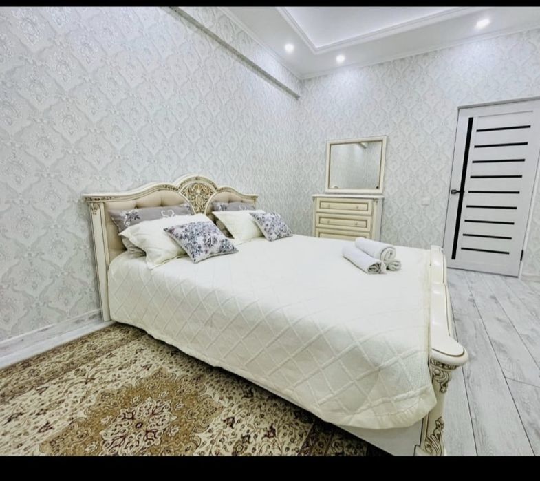 Двуспальная кровать