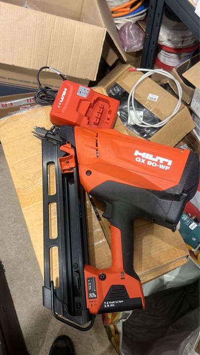 Vand pistol de cuie Hilti GX 90WF