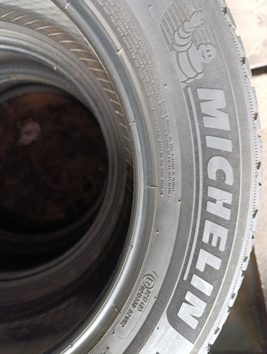 Patru Anvelope de iarnă 235 60 18 Michelin