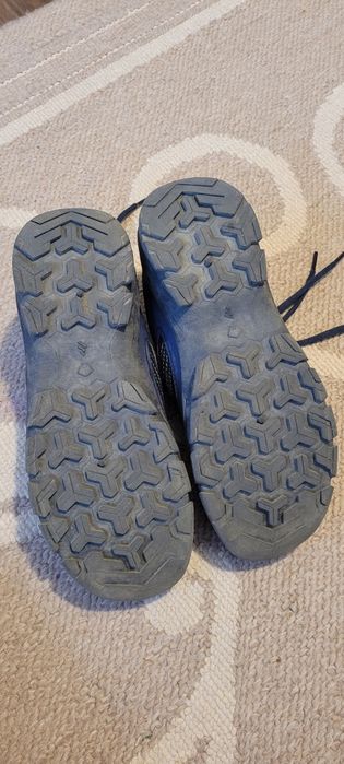 Incaltari Quechua de la Decathlon mărimea 38