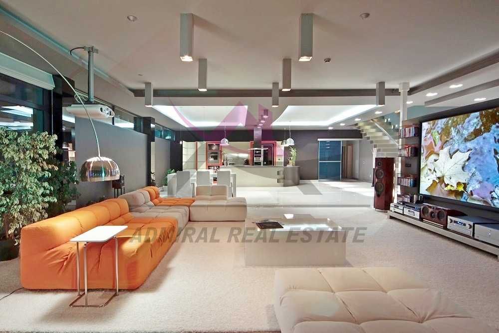 Дава се под наем Къща в Варна, Бриз - 860 кв.м за 5000 € - Снимка #1