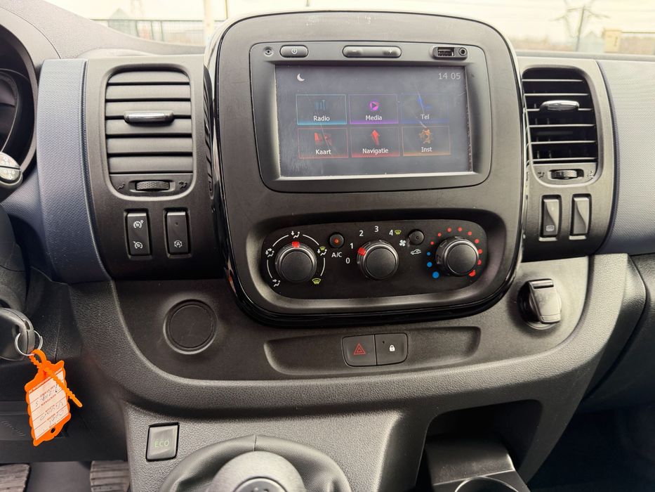 Inchiriez Opel Vivaro 9 locuri - Bistrita / Cluj / Targu Mures