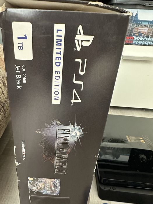 PS4 Slim 1TB Limited Edition